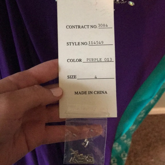 Tony Bowls Prom Dress - Picture 4 of 6